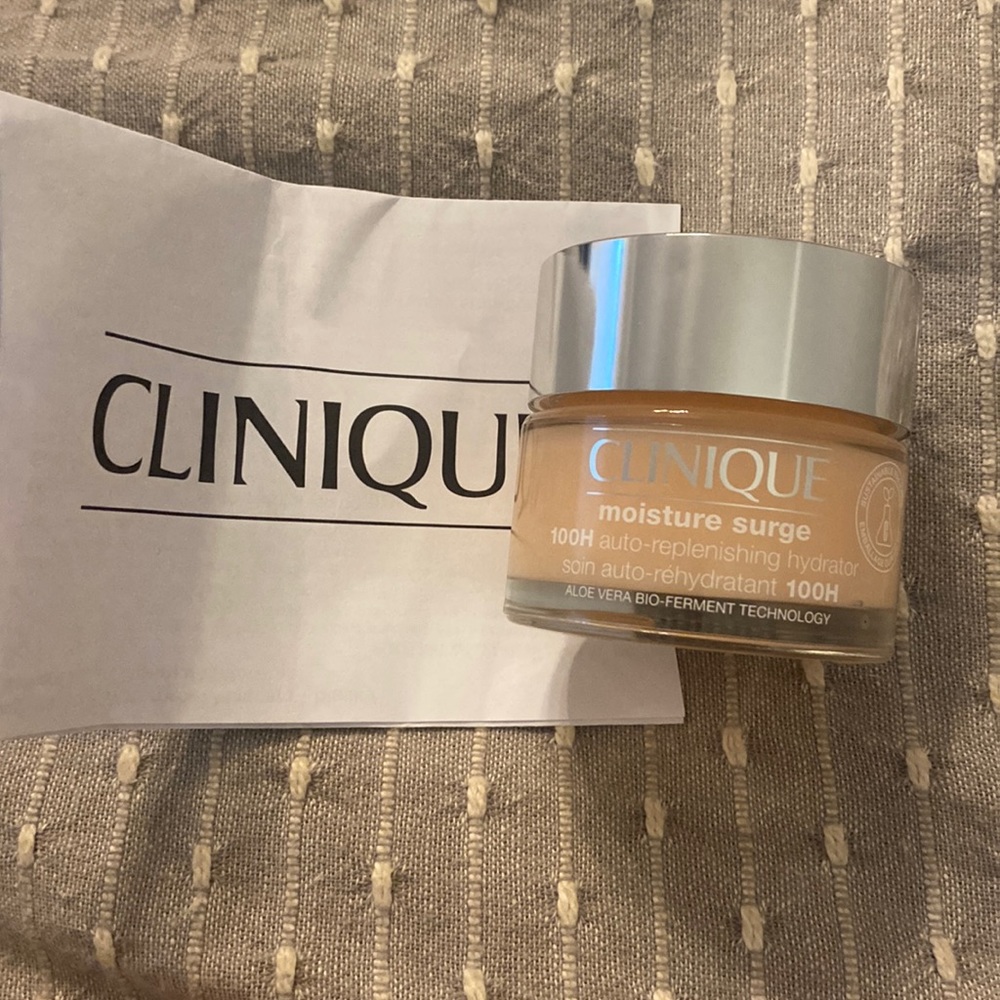 Clinique moisture surge is 100h auto replenishing hydrator 1.7 oz. NEW